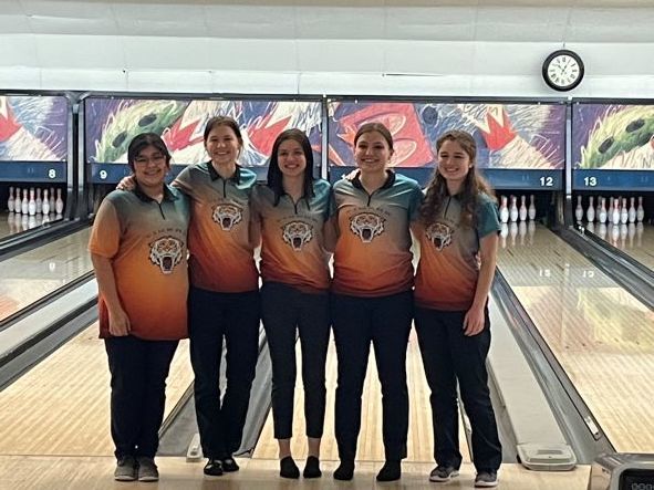 Varsity Girls Bowling Team Image